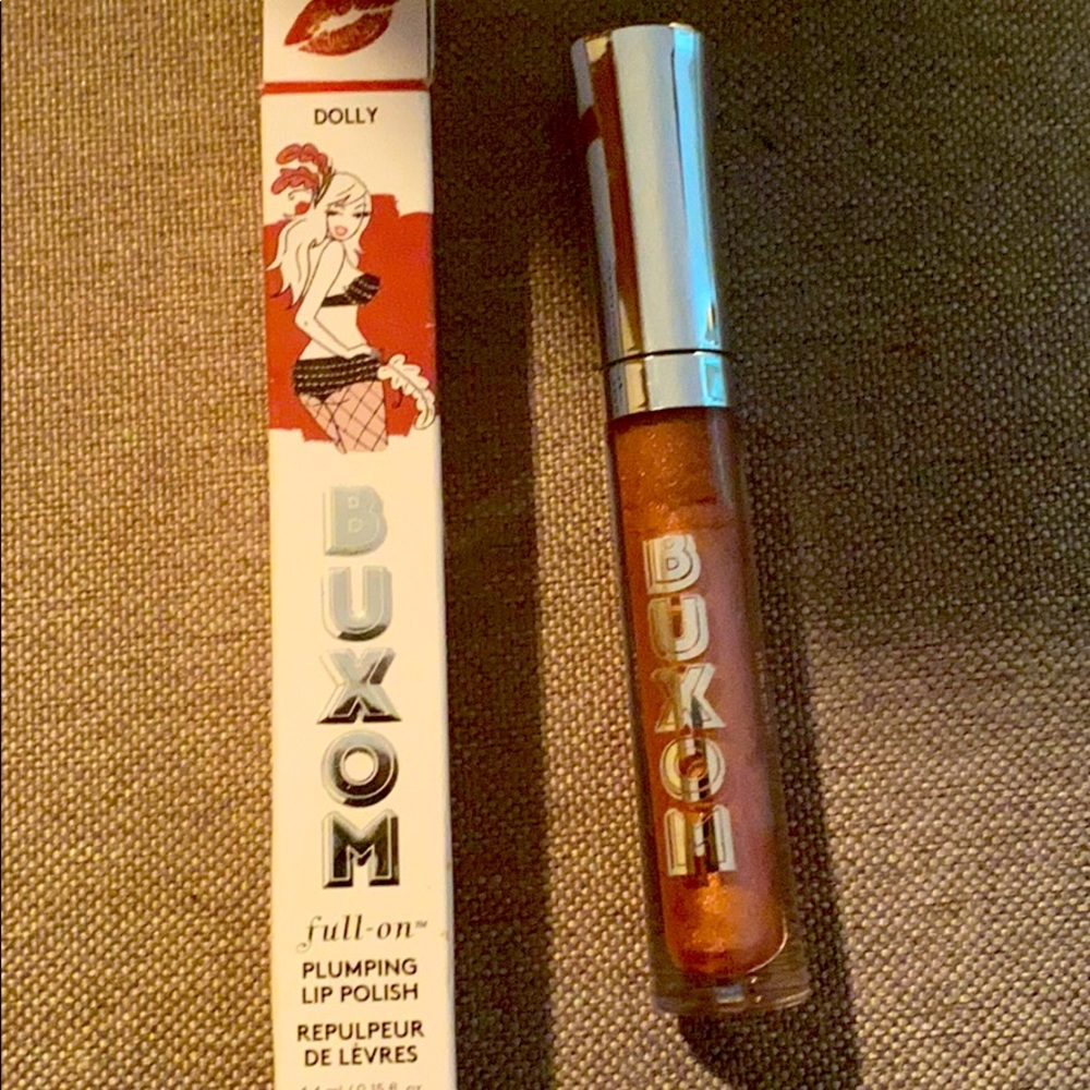 Buxom Full-on Plumping Lip Polish. Color:Dolly
